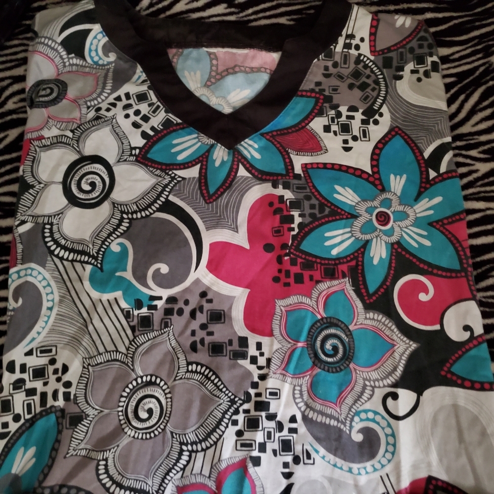 2X Scrub Top